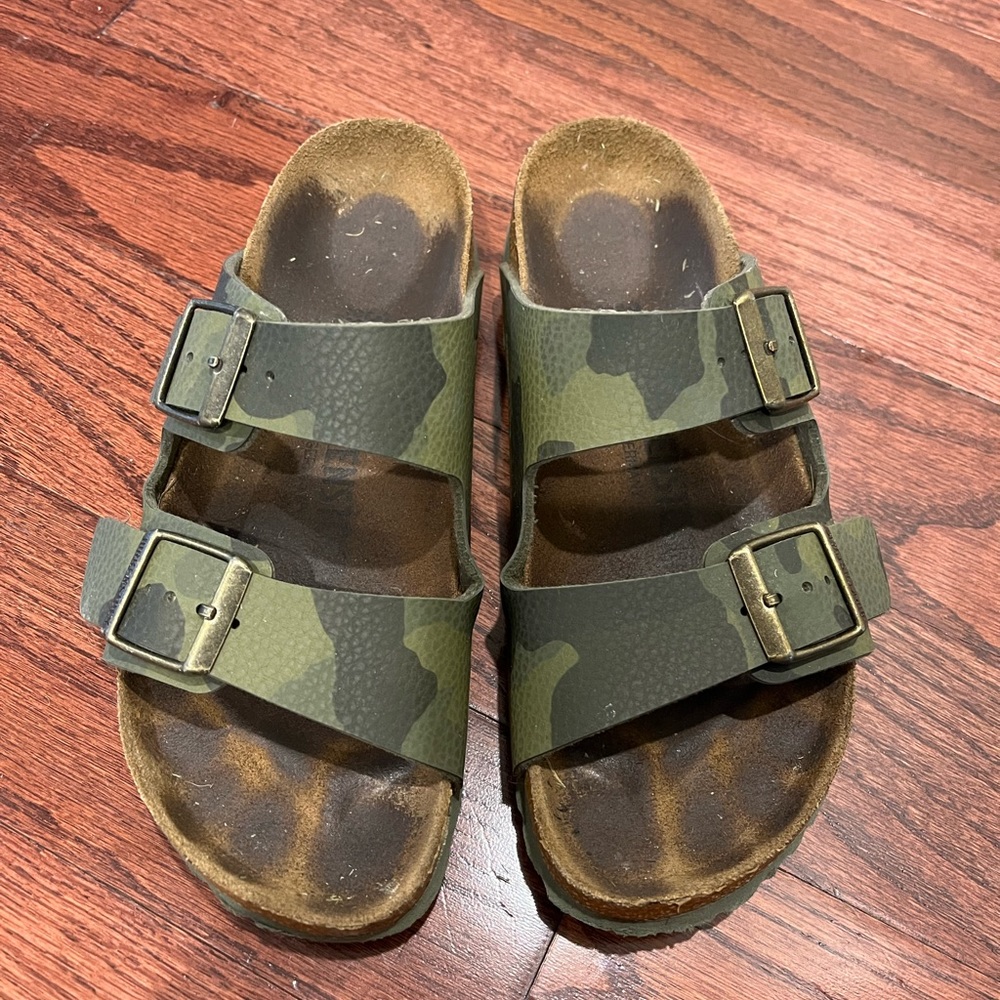 Camo Birkenstocks size 36